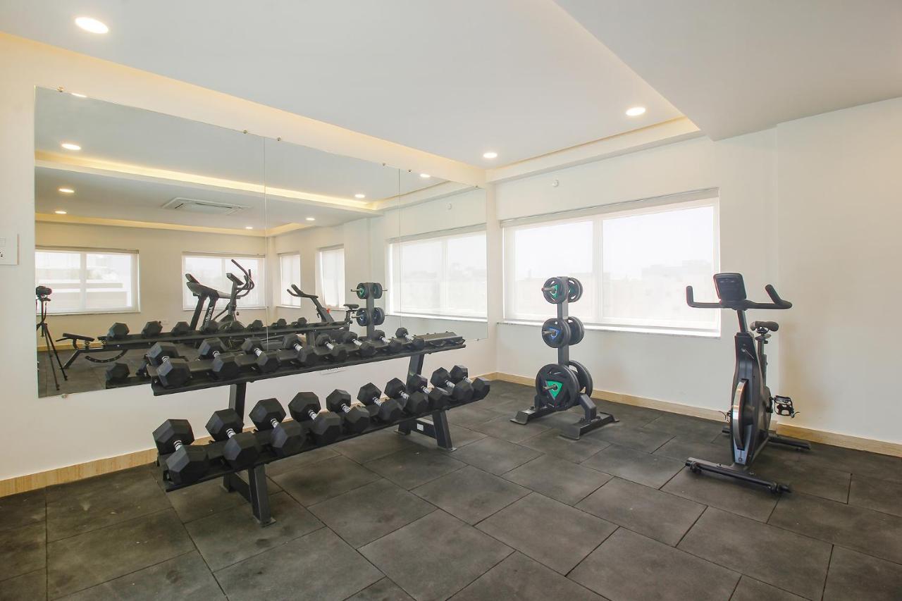 Western Suites Hitech City Гайдарабад Екстер'єр фото