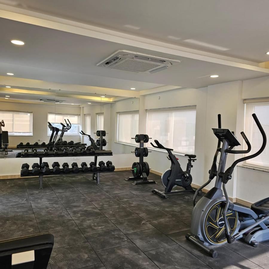 Western Suites Hitech City Гайдарабад Екстер'єр фото