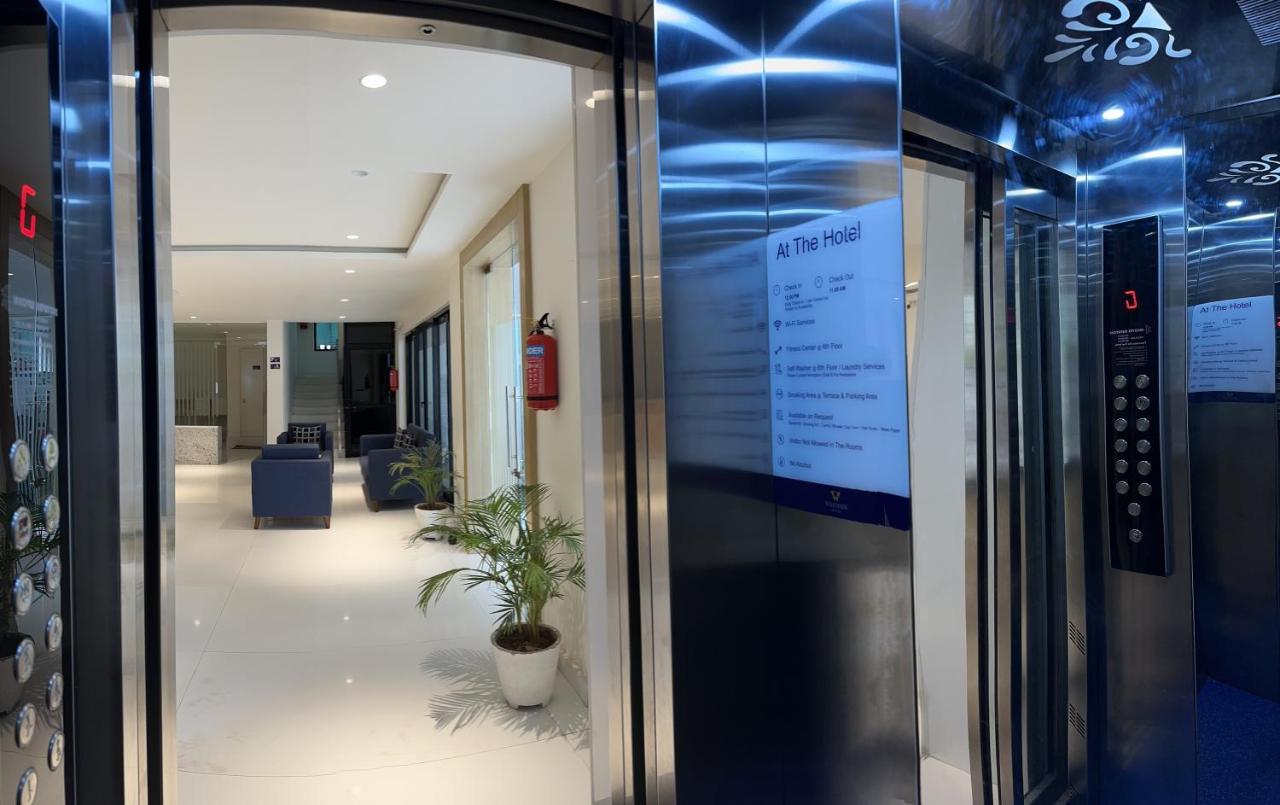 Western Suites Hitech City Гайдарабад Екстер'єр фото